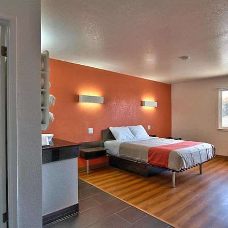 Coastal Valley Inn - Monterey Castroville Exterior foto