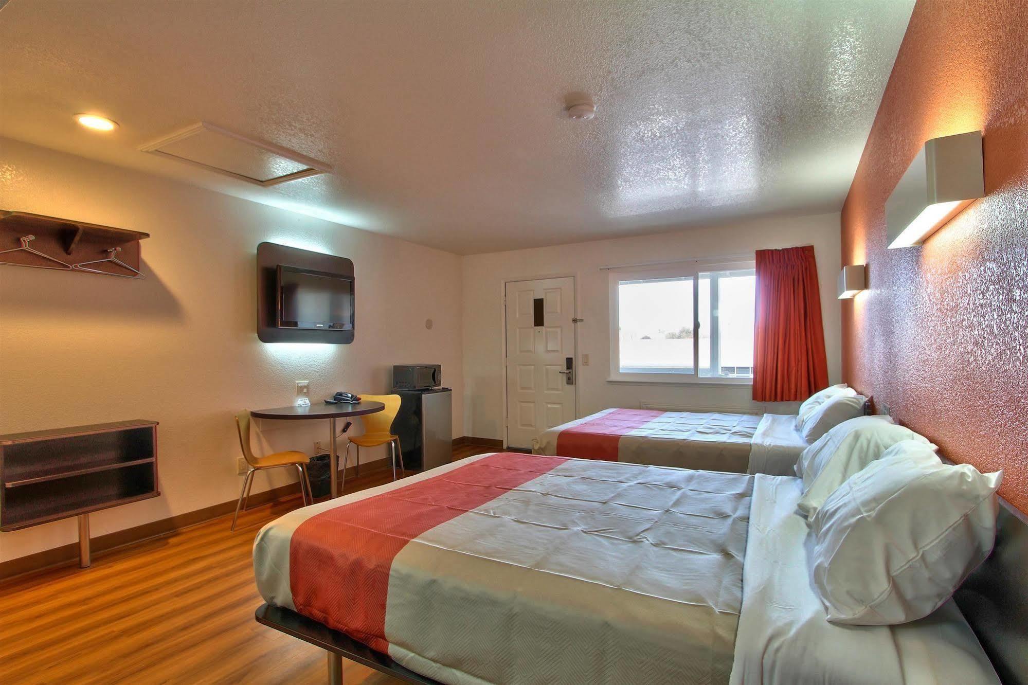 Coastal Valley Inn - Monterey Castroville Exterior foto