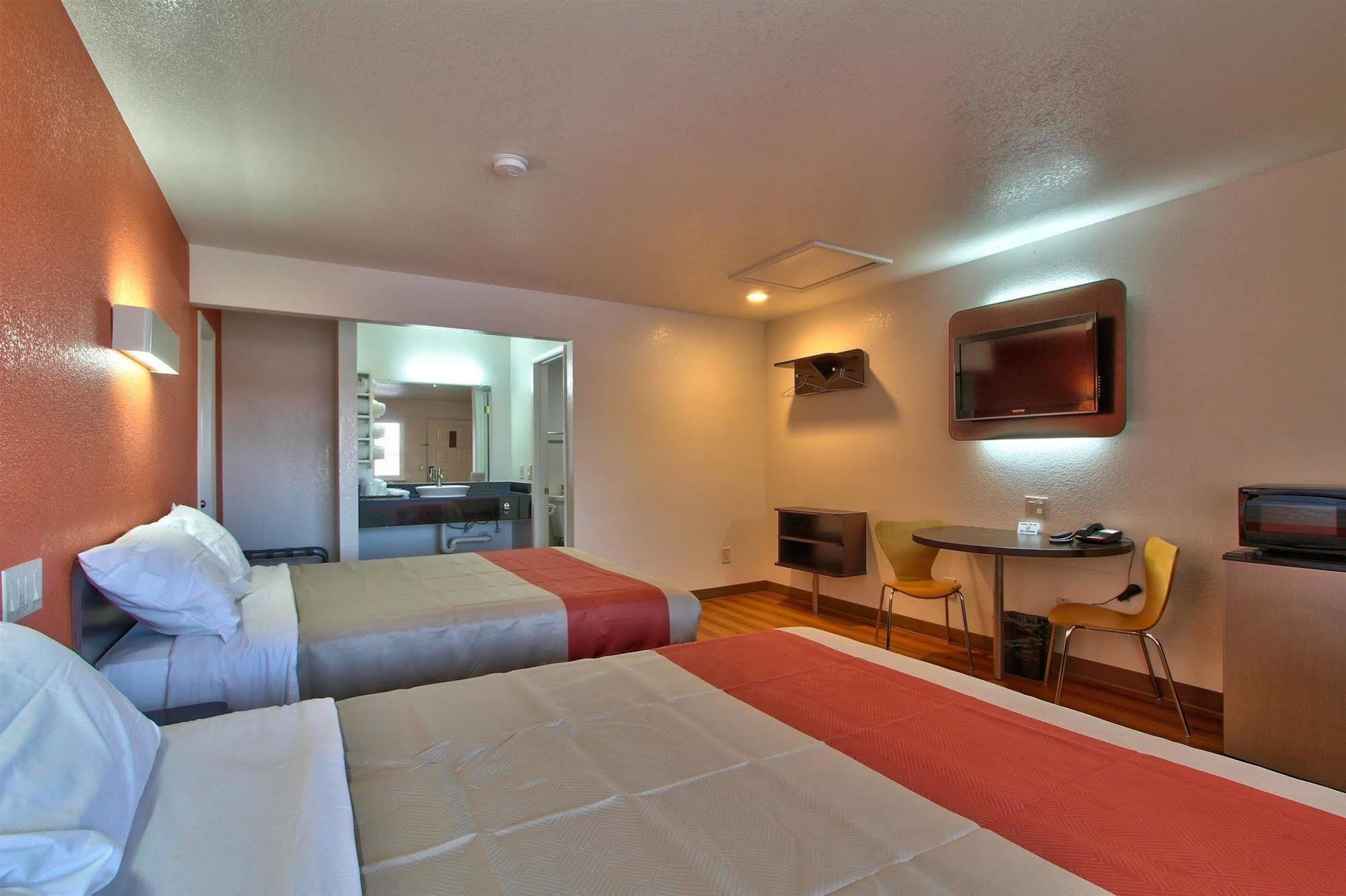 Coastal Valley Inn - Monterey Castroville Exterior foto